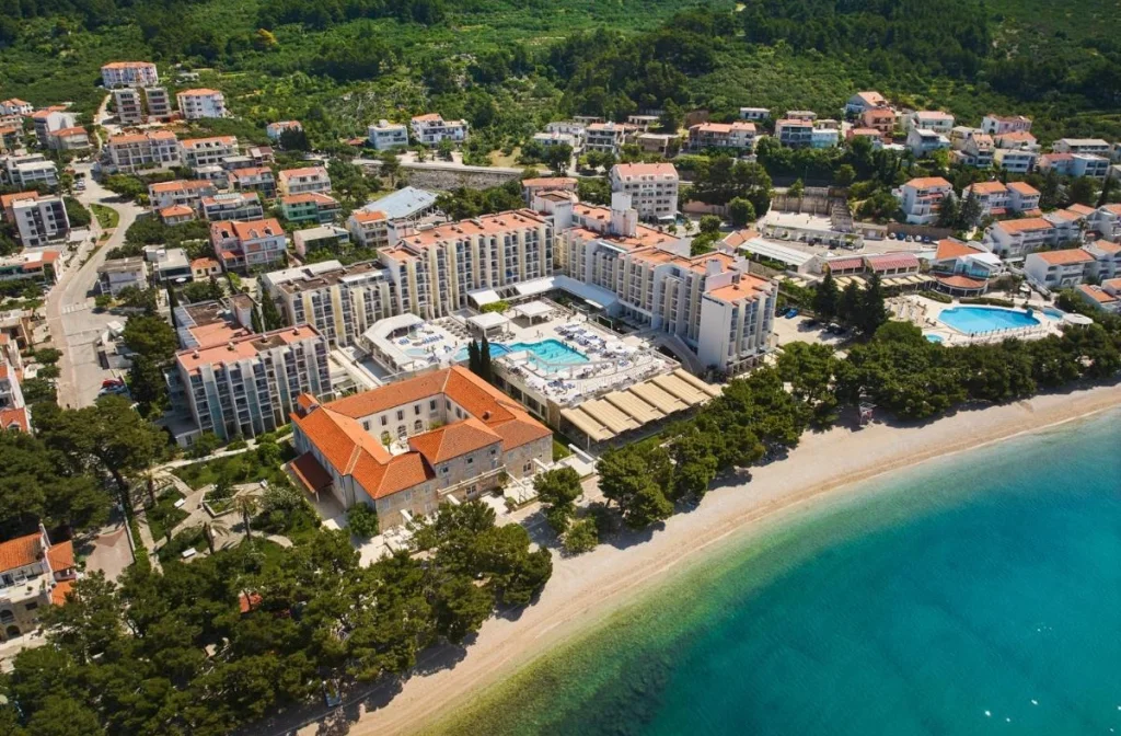 Bluesun Hotel Alga Tucepi Aussenansicht