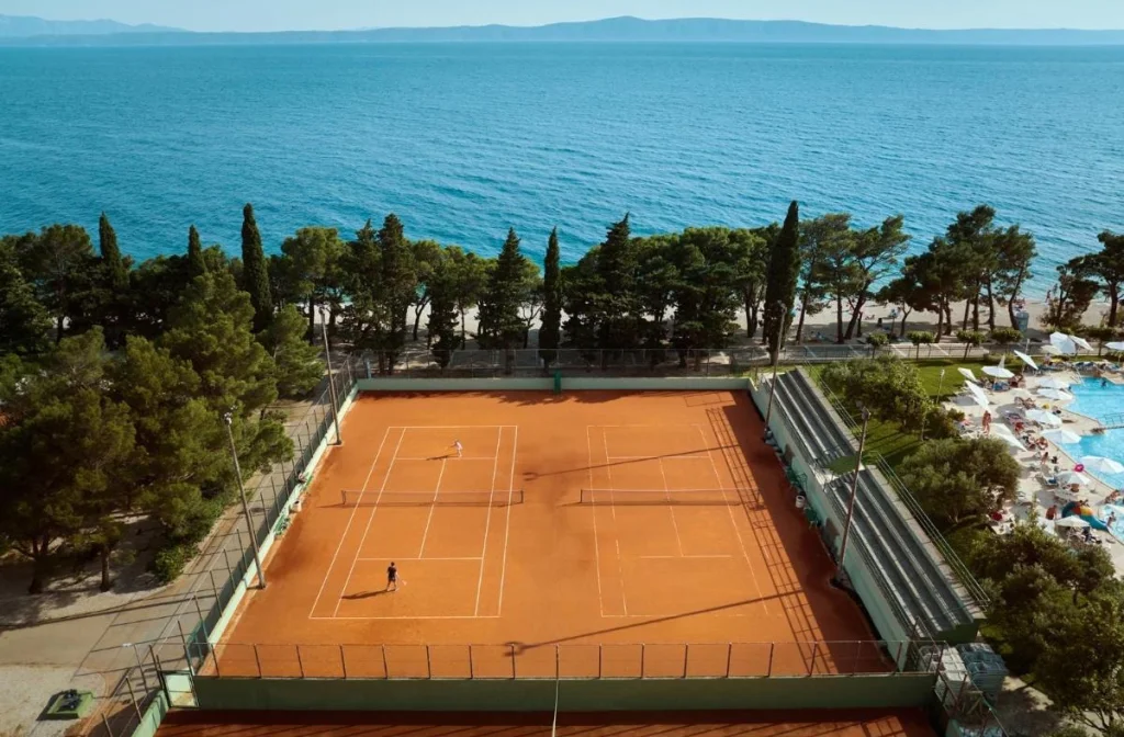 Bluesun Hotel Alga Tucepi Tennisplatz