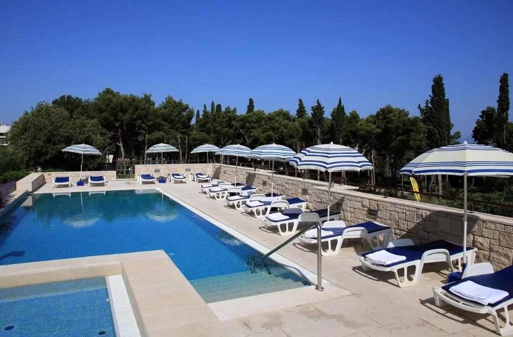 Insel Brac Supetar Bluesun Hotel Villa Vela Luka Pool