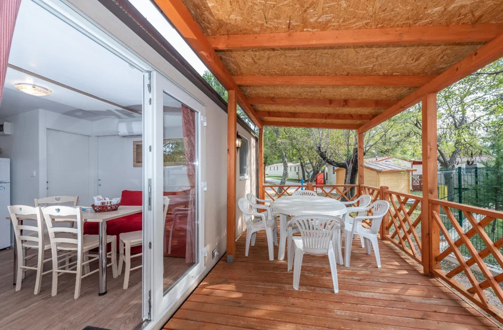 Bluesun Mobile Homes Paklenica Starigrad Paklenica Wohnzimmer Terrasse