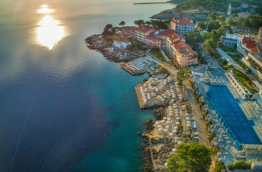 Kroatien Kvarnerbucht Insel Losinj Veli Losinj Hotel Vitality Punta Vogelperspektive