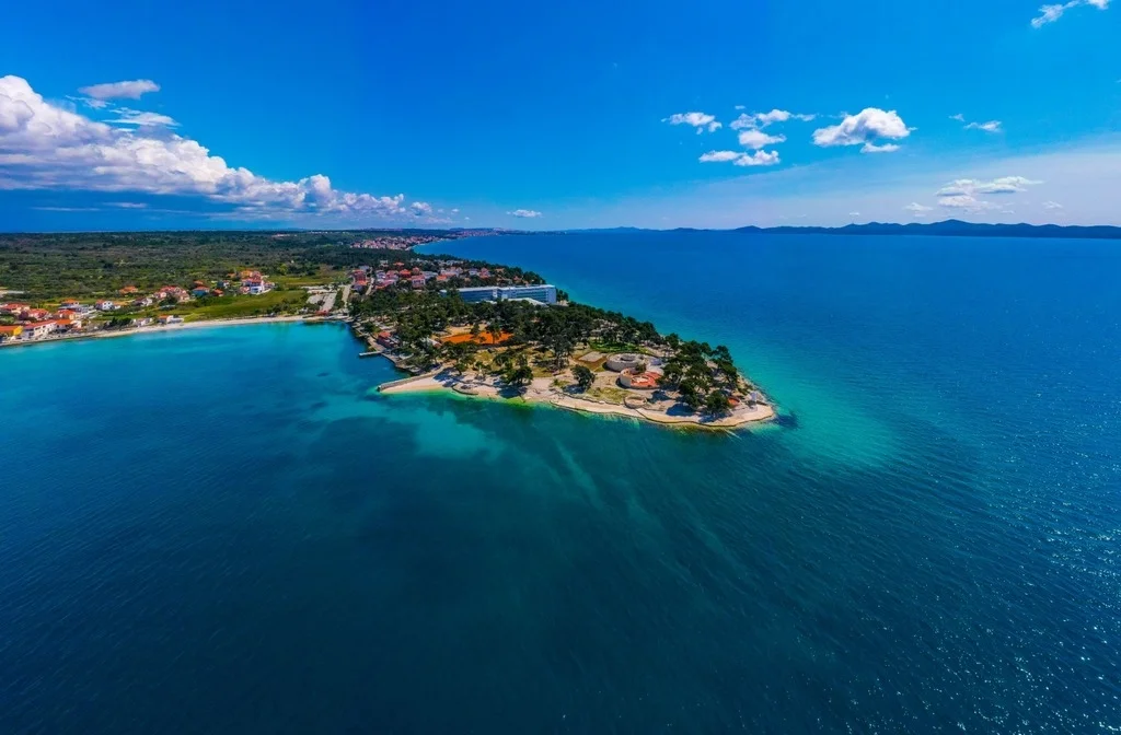 Norddalmatien Petrcane Hotel Pinija Aussenansicht