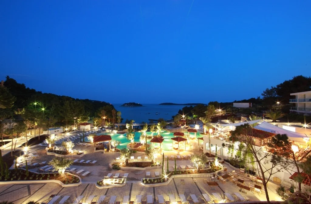 Mitteldalmatien Insel Hvar Amfora Grand Beach Resort Pool