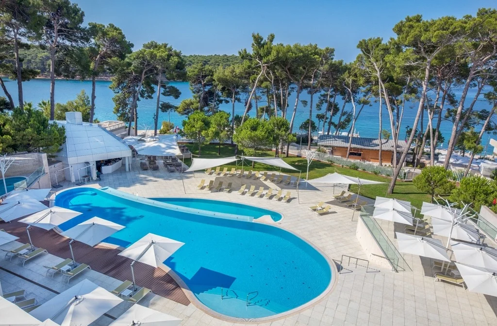 Kvarner Bucht Insel Losinj Mali Losinj Hotel Bellevue Pool