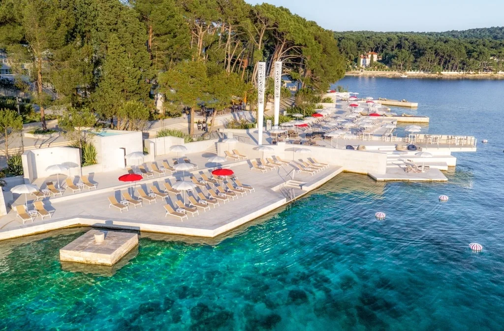 Kvarner Bucht Insel Losinj Mali Losinj Hotel Bellevue Aussenansicht