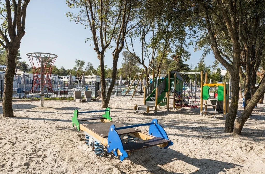 Falkensteiner Premium Camping Zadar Mobile Homes Spielplatz Im Schatten Croaticum