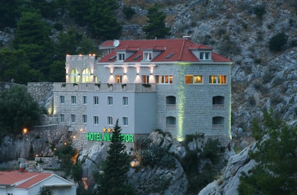 Omis Hotel Villa Dvor Aussenansicht