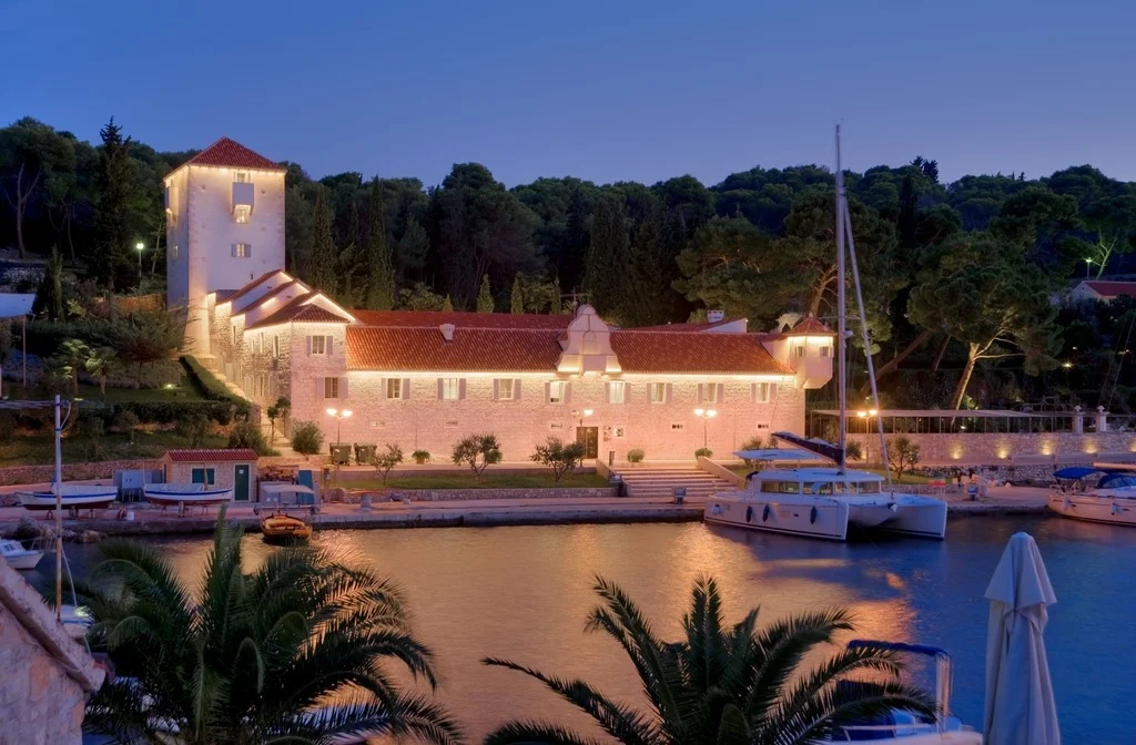 Dalmatien Insel Solta Hotel Martinis Marchi Heritage Aussen