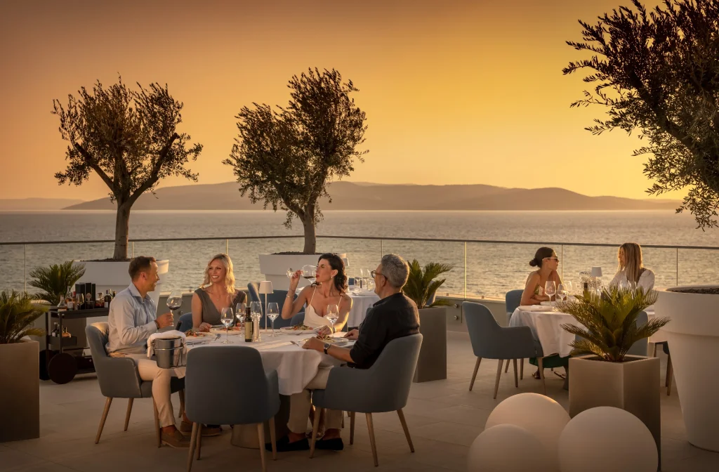 Aminess Khalani Hotel Makarska Aussenrestaurant Croaticum Kroatien