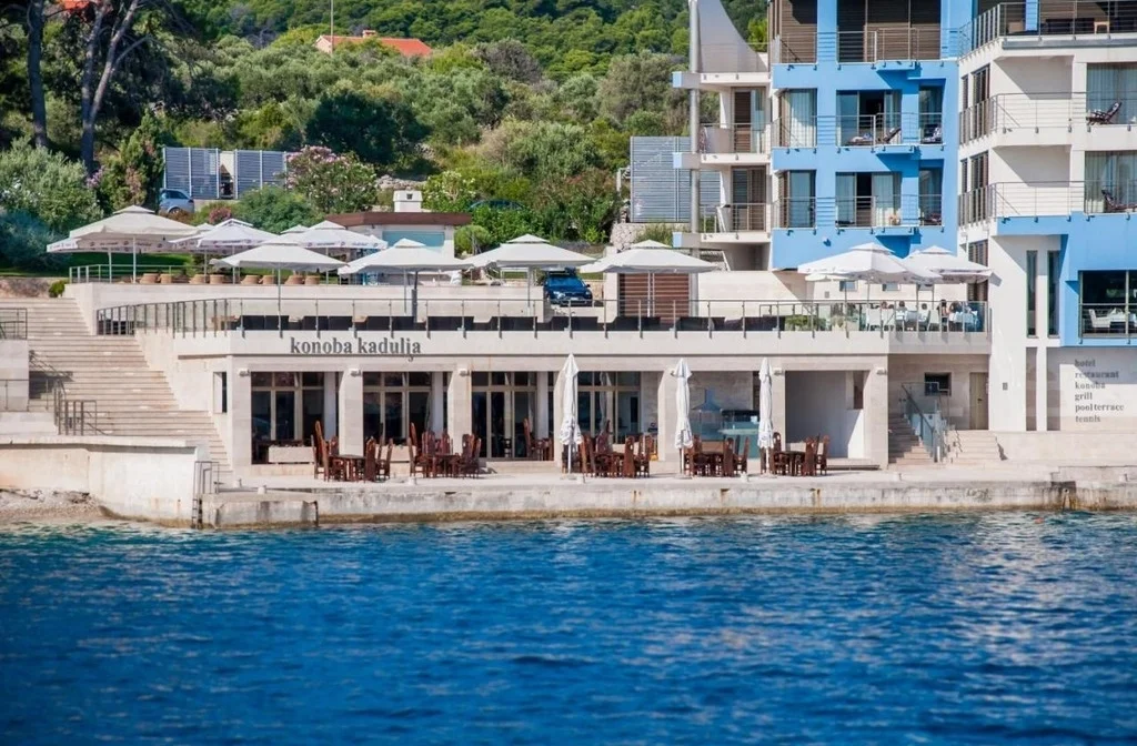 Norddalmatien Insel Dugi Otok Hotel Maxim Restaurant Aussen