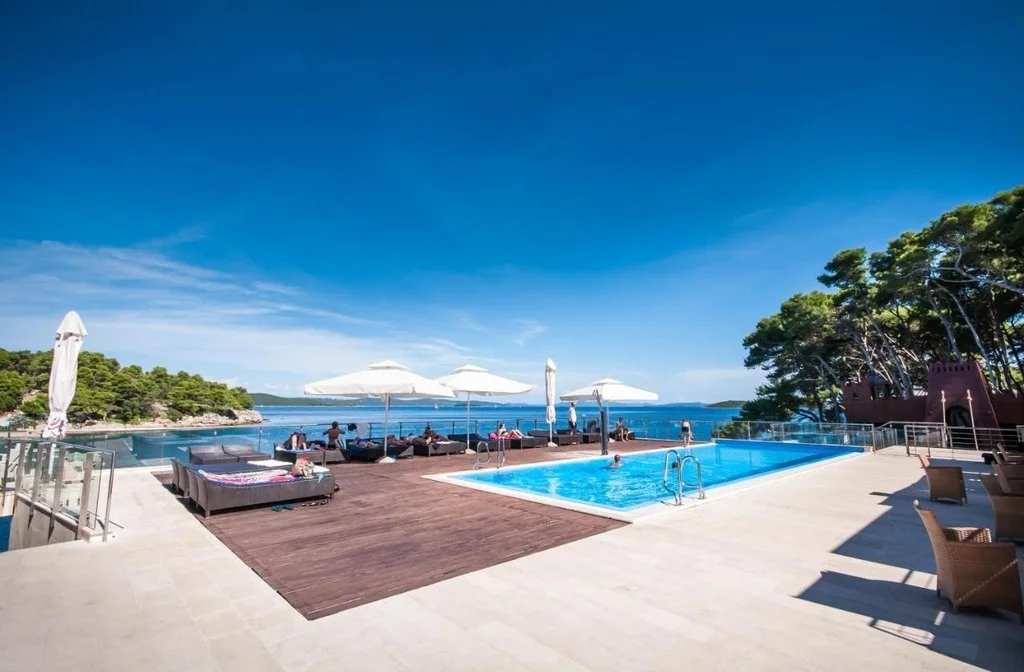Norddalmatien Insel Dugi Otok Hotel Maxim Pool