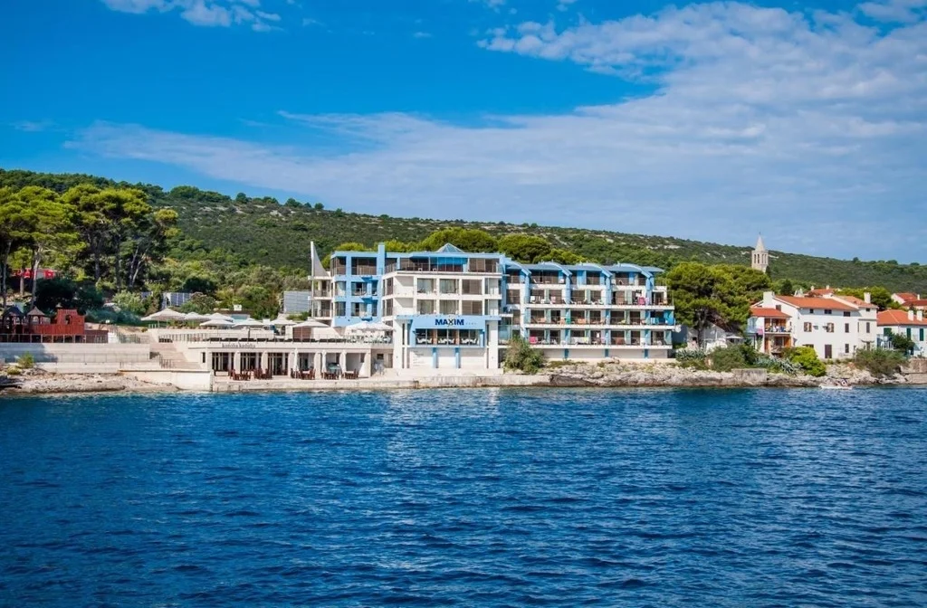 Norddalmatien Insel Dugi Otok Hotel Maxim Aussenansicht