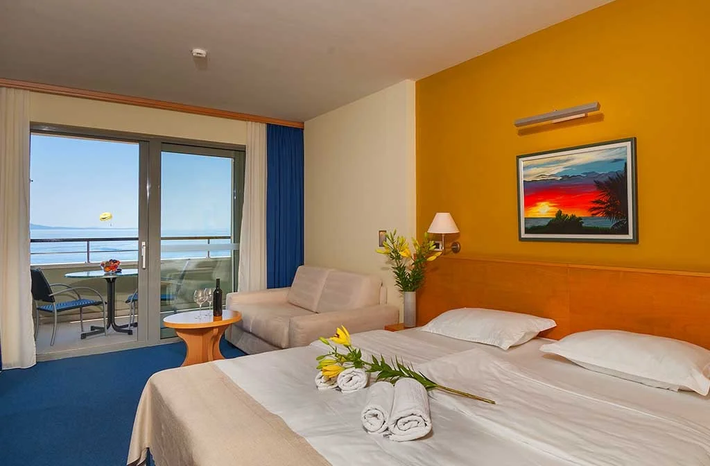 Hotel Saudade Gradac Premium Doppelzimmer Bett Balkon
