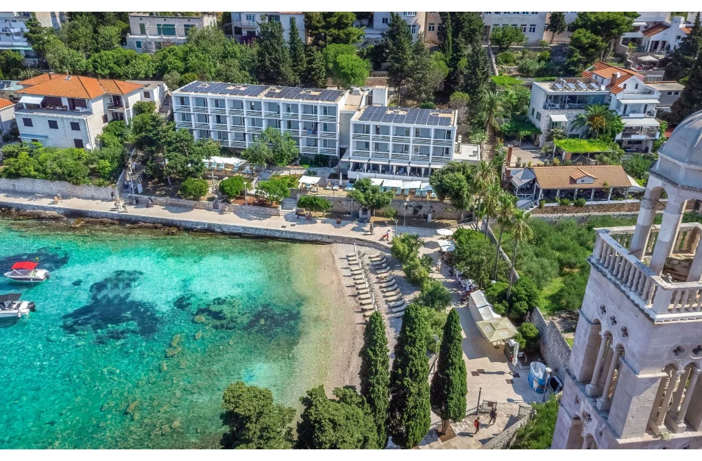 Hotel Beach Bay Hvar Aussenansicht