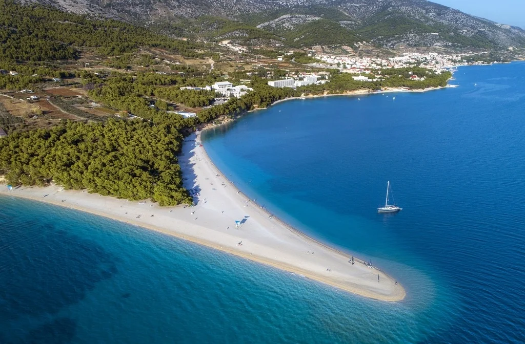 Mitteldalmatien Insel Brac Bluesun Hotel Elaphusa Aussenansicht