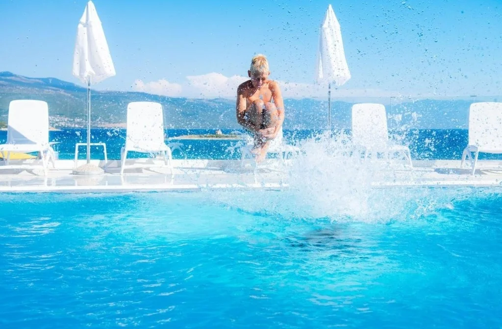 Kroatien Novi Vinodolski Hotel Lisanj Pool Kinder