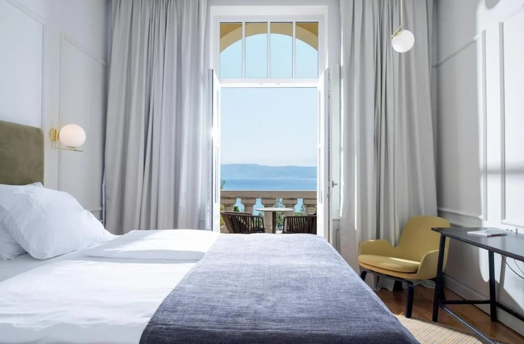 Kroatien Novi Vinodolski Hotel Lisanj Doppelzimmer Meerblick