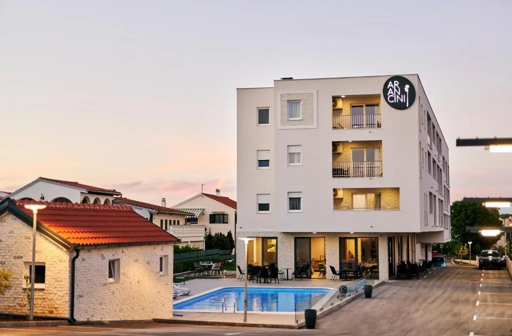 Arancini Residence Vodice Aussenansicht Pool