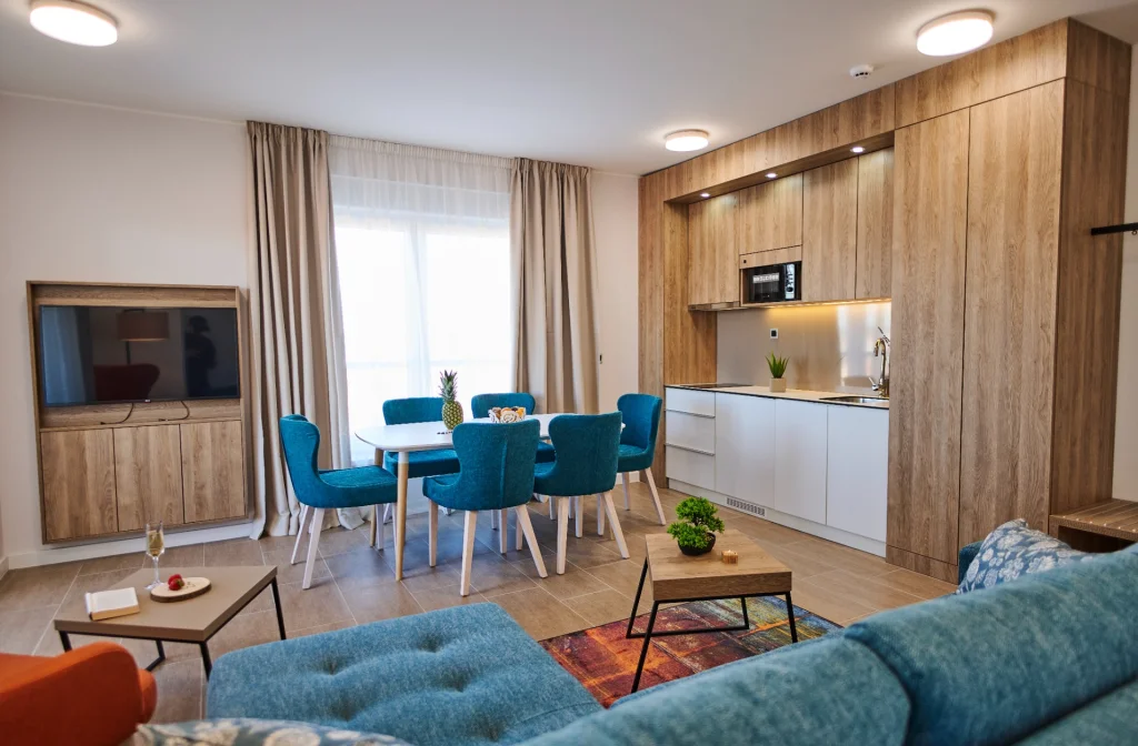 Aparthotel Arancini Residence Vodice Apartment Mit Zwei Schlafzimmer Und Balkon Kueche Blau