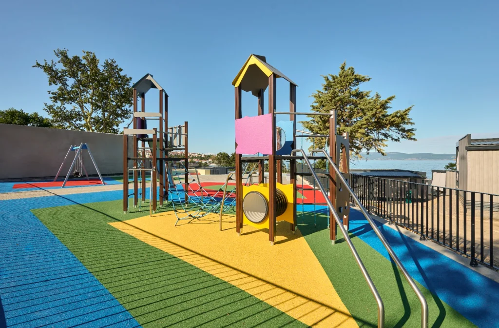 Aminess Style Glamping Villas Holiday Homes Atea Kinderspielplatz Kletterhaus