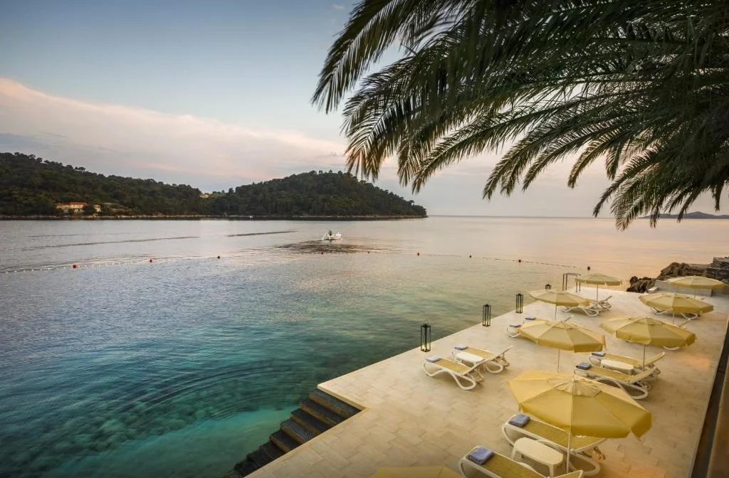 Hotel Lume Brna Strand Liegestuhl