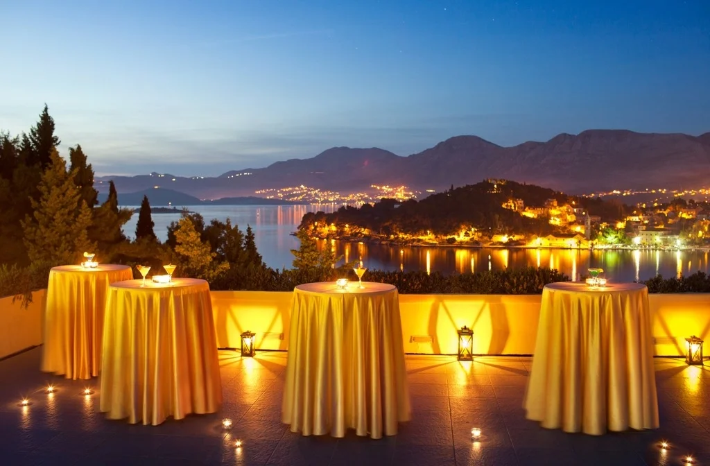 Sueddalmatien Cavtat Hotel Croatia Terrasse Nacht