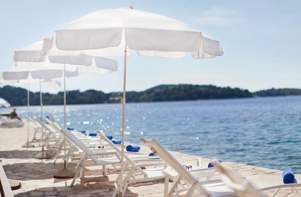 Sueddalmatien Insel Mljet Hotel Odisej Strand