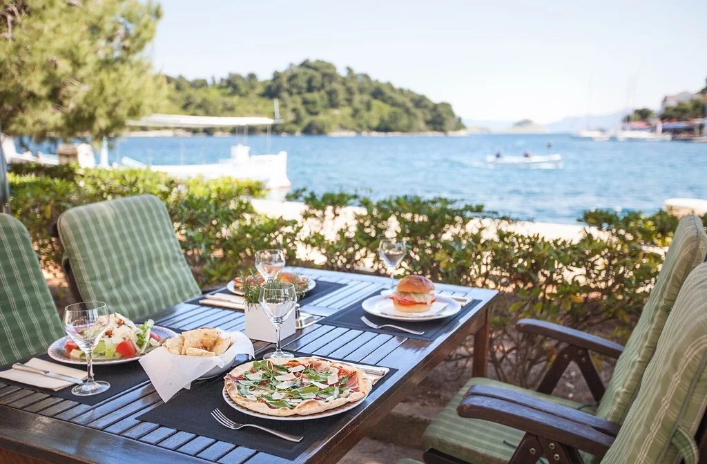 Sueddalmatien Insel Mljet Hotel Odisej Restaurant