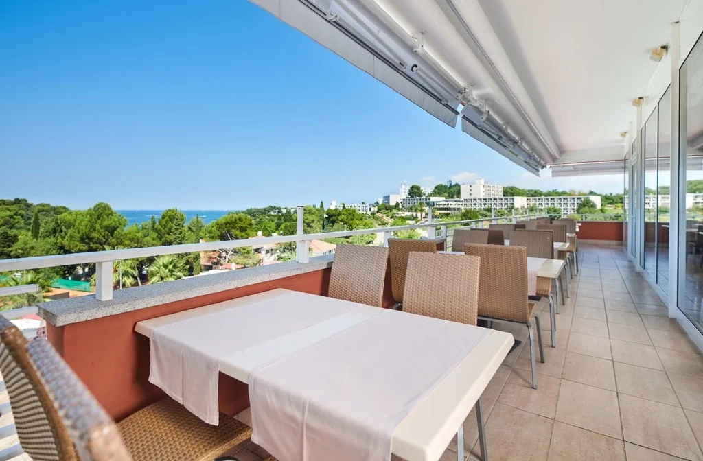 Istrien Porec Hotel Albatros Plava Laguna Restaurant Terrasse