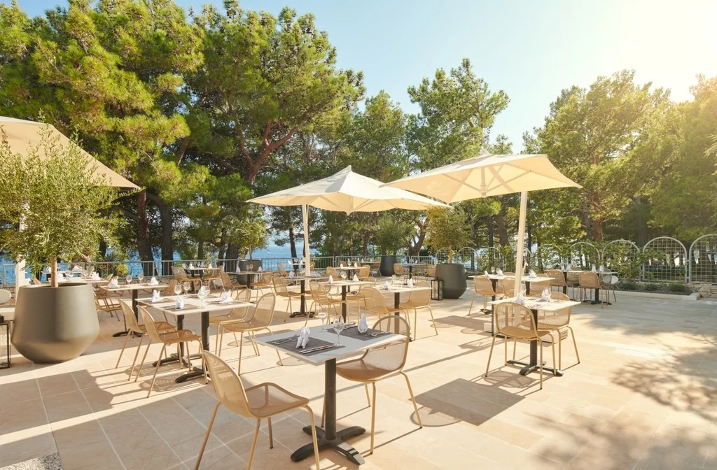Kroatien Dalmatien Insel Brac Bol Bluesun Hotel Borak Terrasse