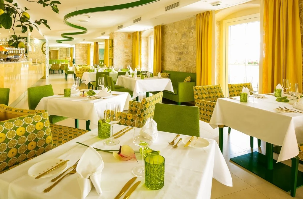 Mitteldalmatien Insel Brac Sutivan Lemongarden Restaurant