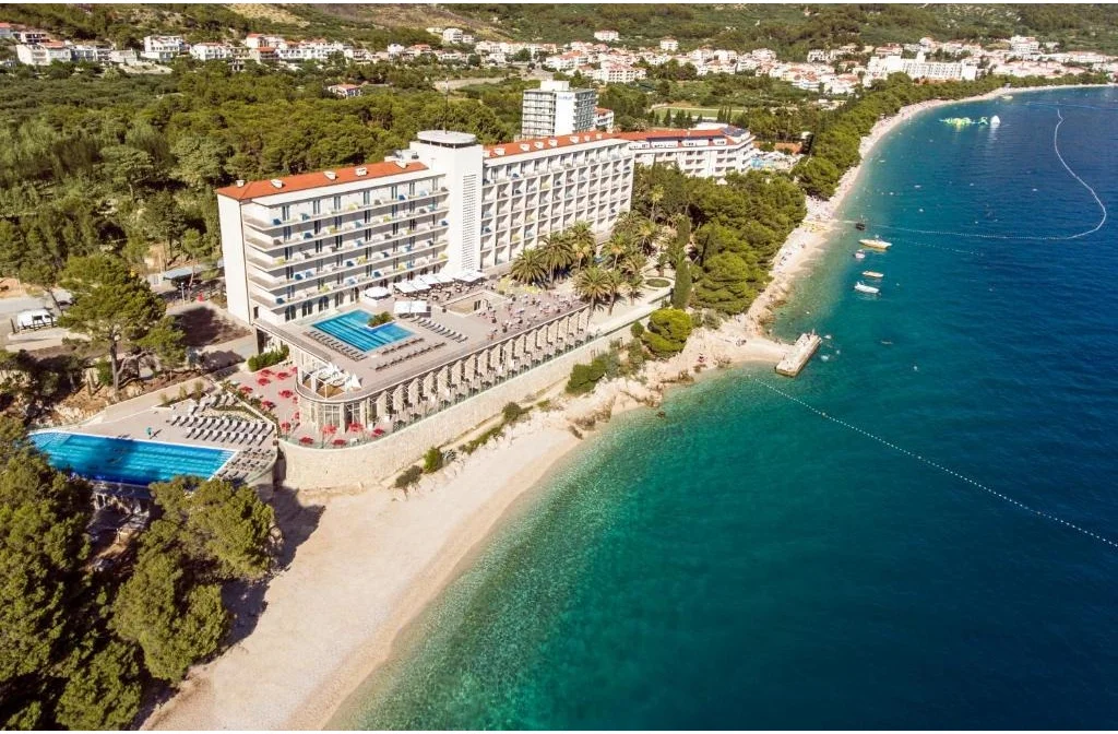 Bluesun Hotel Jadran Tucepi Ausseansicht Strand Meer