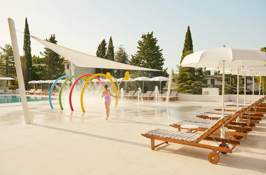 Bluesun Holiday Village Bonaca Bol Kind Pool Liegestuhl