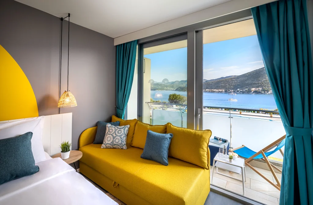 Club Dubrovnik Sunny Hotel Valamar Dubrovnik Superior Doppelzimmer Meerseite Bett Sofa Balkon