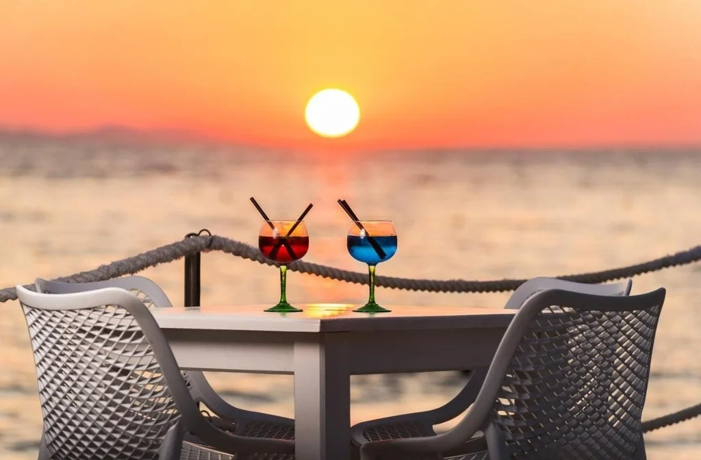 Kroatien Dalmatien Zadar Petrcane Sunnyside Appartments Romantischer Sonnenuntergang Beach Bar