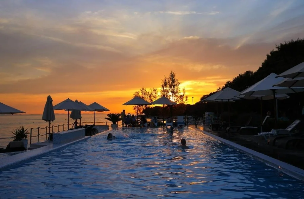 Kroatien Dalmatien Zadar Petrcane Sunnyside Appartments Sonnenuntergang Am Pool