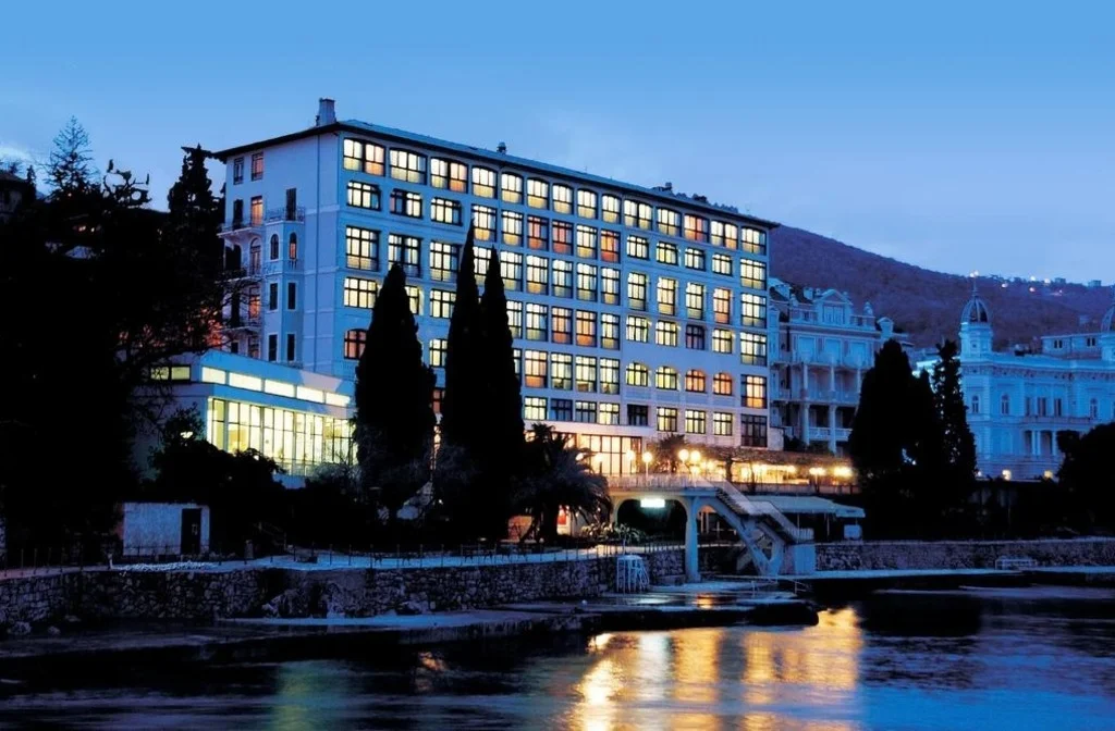 Opatija Remisens Hotel Kristal Aussenansicht