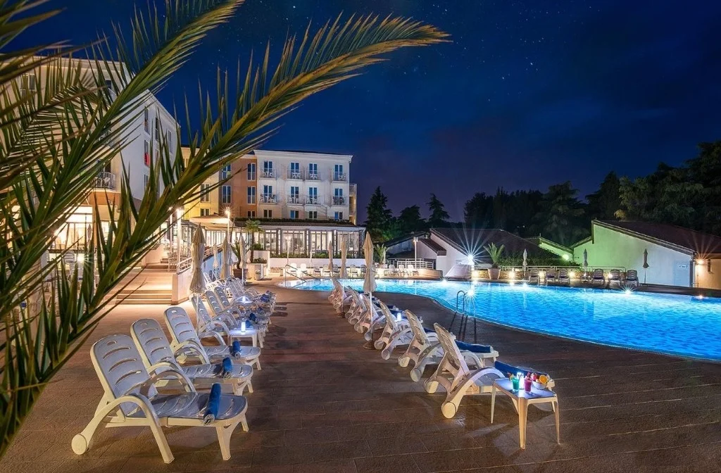 Porec Valamar Hotel Pinia Aussenansicht