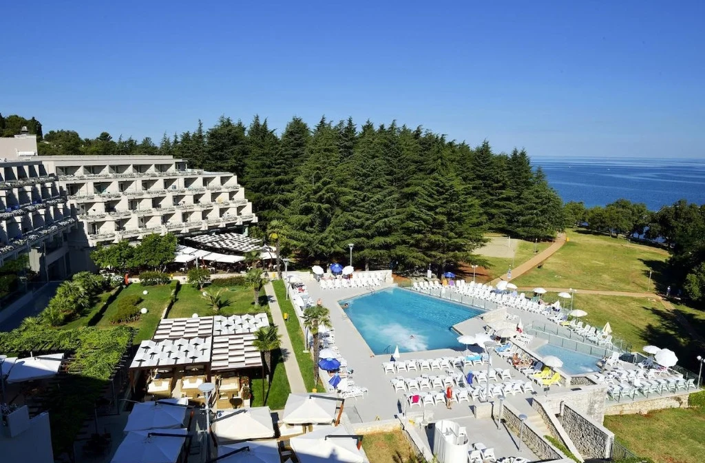 Porec Istrien Plava Laguna Hotel Mediteran Pool