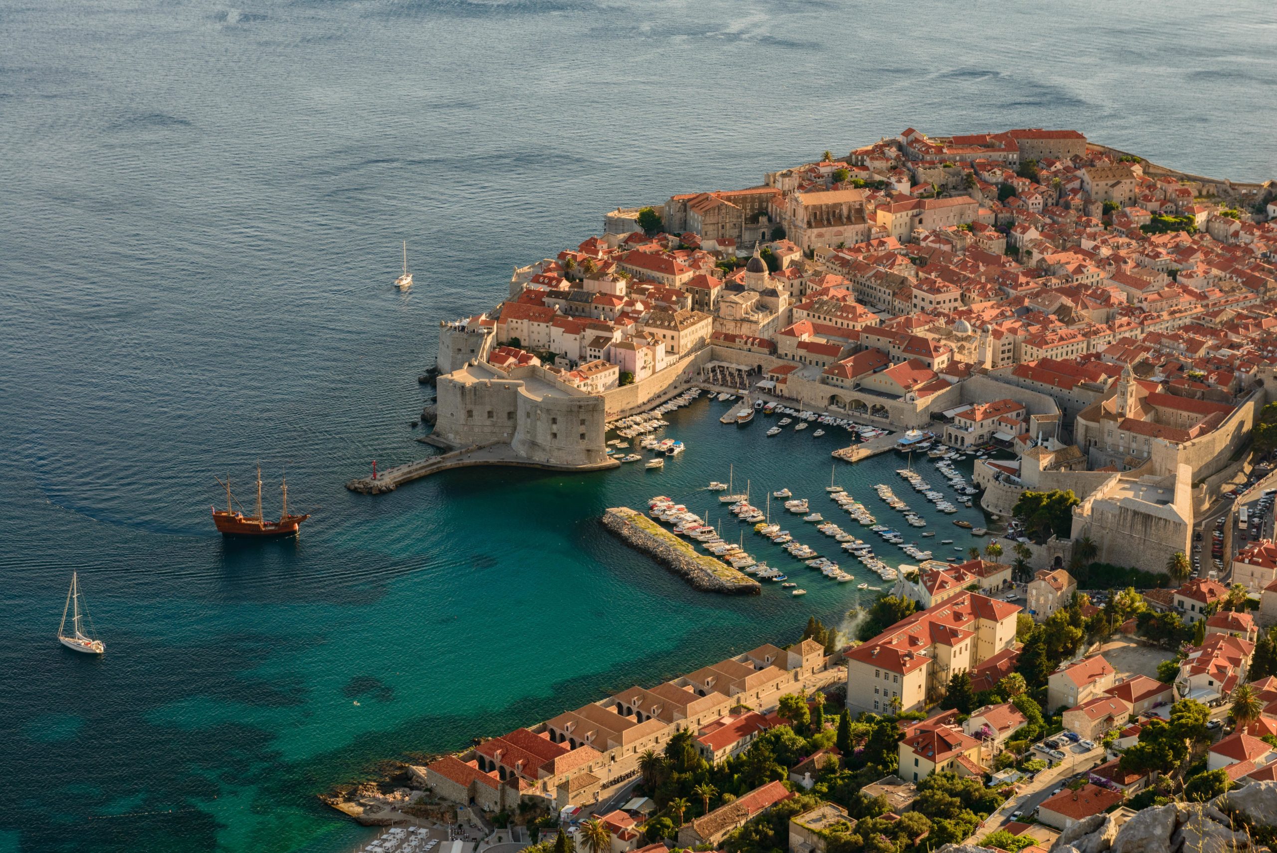 stari-grad-dubrovnik-pogled-sa-srdja-optimizirano-za-web-luka-esenko