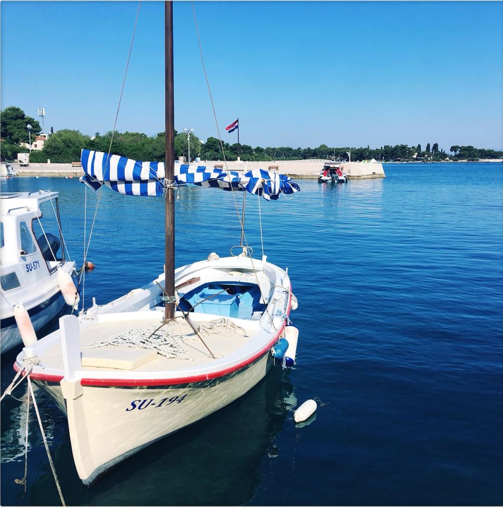 Fischerboot im Hafen Kroatien